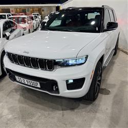 جیپ گراند شیرۆکی